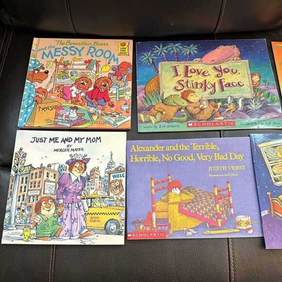 Kids book bundle. 9 books! 1 hardcover, 8 softcover. Excellent books! - Picture 2 of 4